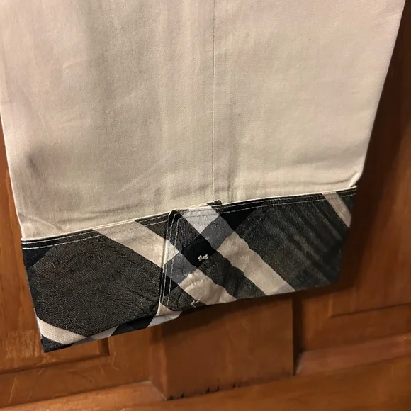 Burberry Capris - Picture 3 of 7